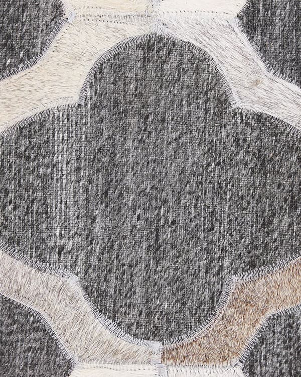 Matta Grå och Beige Koskinn Läder Geometrisk Quatrefoil Mönster Retro 140 x 200 cm