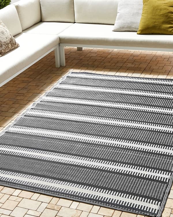 Genanvendt Polypropylen Beige og Sort Udendørs Tæppe 160 x 230 cm Stribet Altanmønster