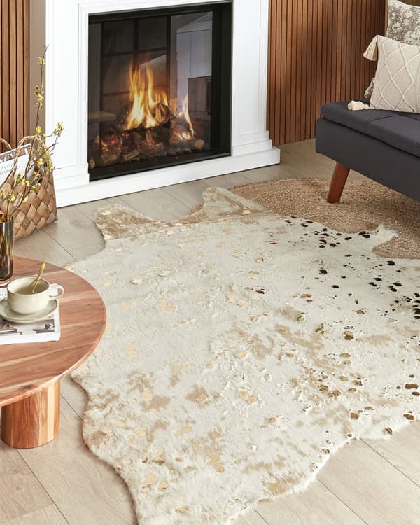 Matta Beige med Guld Konstskinn Koläder 150 x 200 cm med Fläckar Oregelbundet mönster Modern Rustik