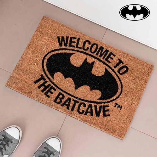 Dörrmatta entrématta med Batman-logotyp * Mått: 60 x 40 x 2 cm * Material: Kokosfiberyta och PVC-bas Fo...