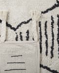 Miniatyrbillede 5 af 5: Tæppe off-white sort bomuld 160 x 230 cm geometrisk mønster runer Stamme kvaster Orientalsk