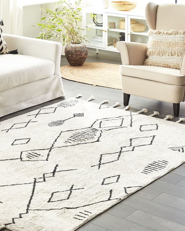 Tæppe off-white sort bomuld 160 x 230 cm geometrisk mønster runer Stamme kvaster Orientalsk