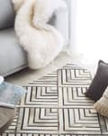 Miniatyrbilde 2 av 6: Teppe i Okseskinn Beige Lappeteppe med Geometrisk Diamantmønster 140 x 200 cm