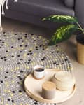 Miniatyrbilde 2 av 6: Grått ullfiltteppe med filtkuler Håndvevd rundt ø140 cm
