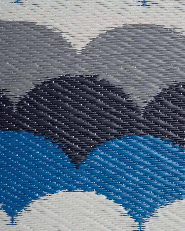 Uteteppe Blå Polypropylen 90 x 180 cm Geometrisk mønster Miljøvennlig materiale UV- og værbestandig Moderne design Gulvteppe