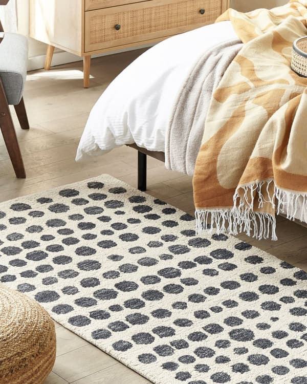 Matto beige/musta villa 80 x 150 cm pilkullinen kuvio olohuoneeseen boho-tyyli