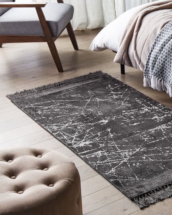 Matta Mörkgrå Viskos med Bomullsbaksida och Fransar 80 x 150 cm Modern Glamorös