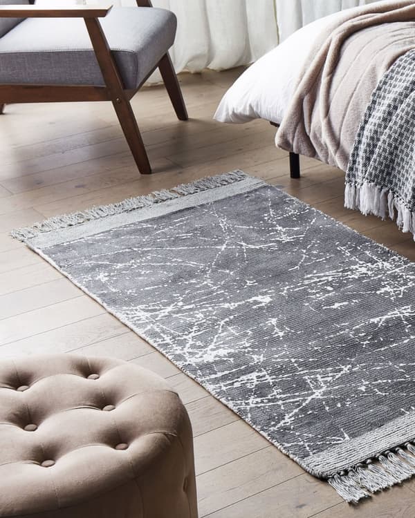 Område tæppe Grå viskose med bomuldsbagside med frynser 80 x 150 cm Stil