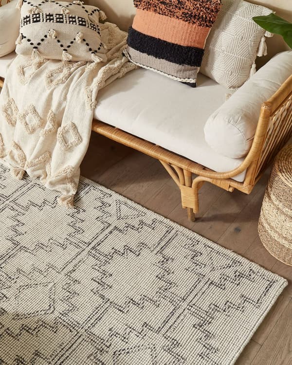 Matto vaalea beige musta 140 x 200 cm villa geometrinen kuvio suorakulmio moderni