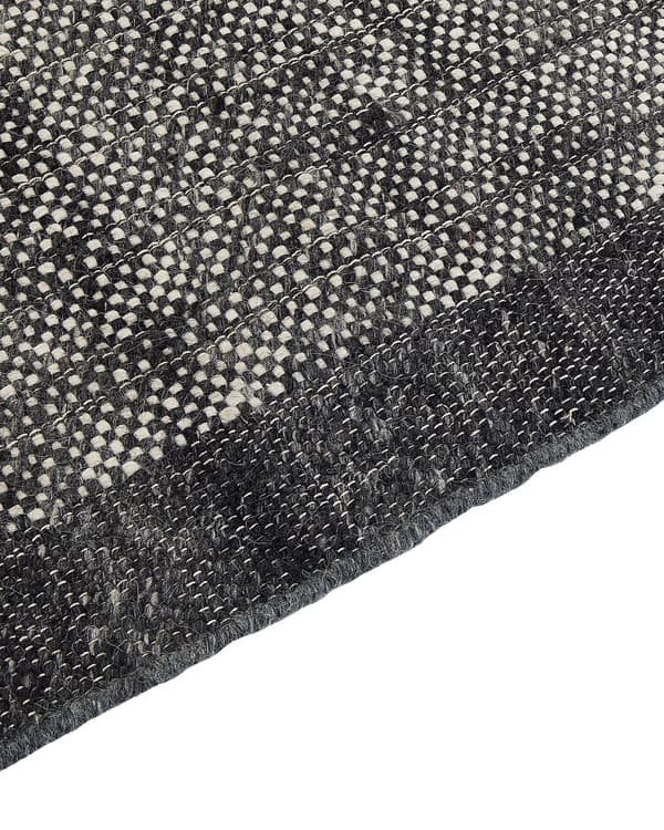 Område tæppe Sort og råhvid Uld 140 x 200 cm Rektangulært håndvævet med kvaster Moderne design
