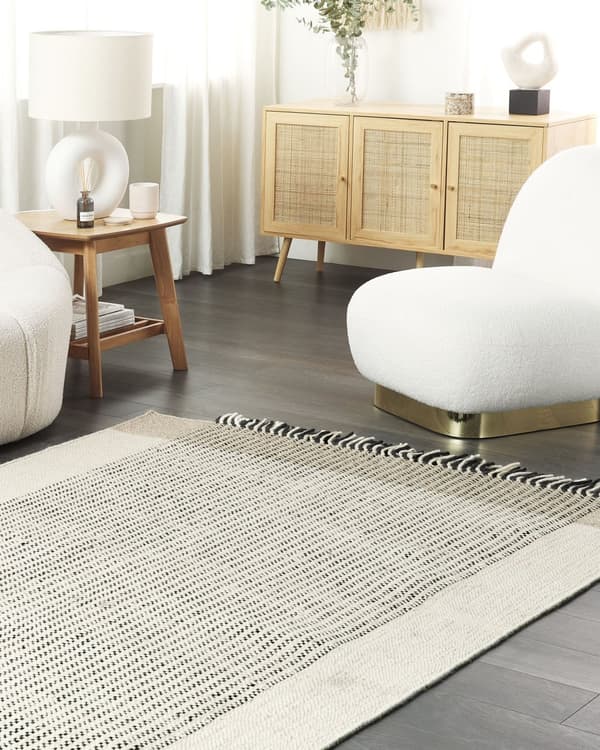 Matto beige musta 160 x 230 cm villa puuvilla suorakulmio hapsut käsintehty skandinaavinen