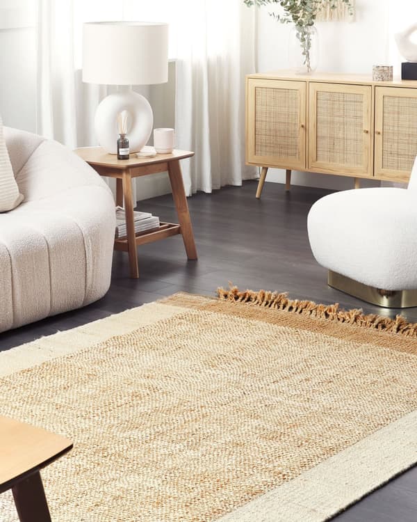 Matto beige juutti 160 x 230 cm neliskulmainen käsinkudottu hapsuilla boho-tyyli