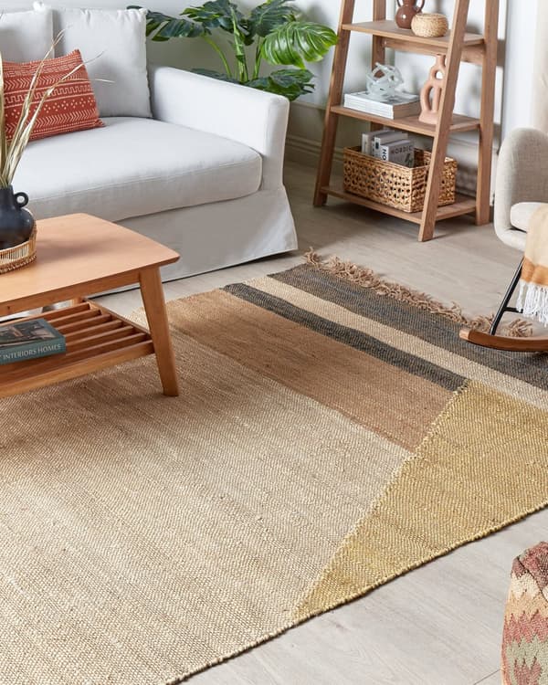 Gulvtæppe Brun Jute 140 x 200 cm Jutetæppe til Stue Praktisk Fladvævet Løs Tæppe til under Sofabord og Spisebord Soveværelse Tilbehør