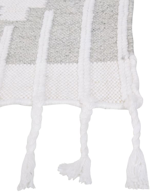 Matta Grå och Vit 160 x 230 cm Syntetiskt Material Dekorativa Tofsar Indisk stil Inomhus Utomhus