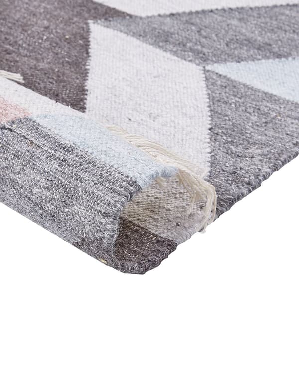 Matto monivärinen juutti 140 x 200 cm hapsuilla käsin kudottu boho-tyyli