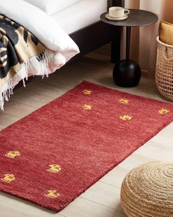 Matto punainen villa 80 x 150 cm keltainen eläinkuviointi käsin tuftattu Gabbeh boho-tyyli