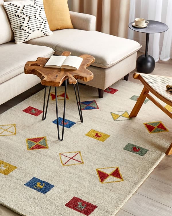 Matto beige villa 140 x 200 cm geometrinen värikäs kuviointi käsin tuftattu perinteinen Gabbeh boho-tyyli