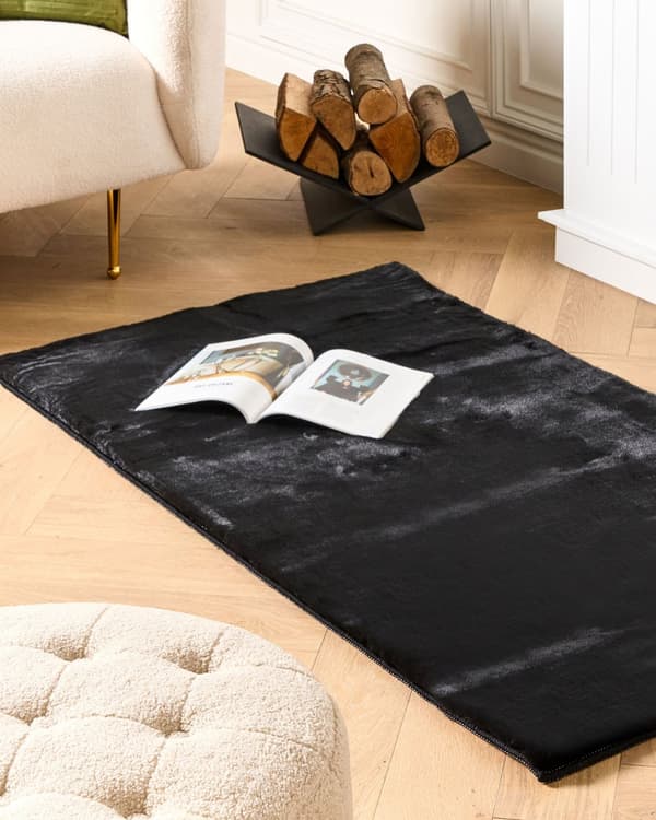Kunstpelsteppe svart kunstig polyesterpels 80 x 150 cm mykt, lurvet teppe med høy luv