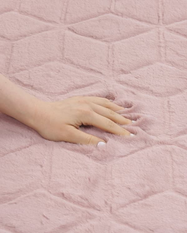 Fluffy Gulvtæppe Lyserød Pels 80 x 150 cm Blødt Luv Tæppe til Soveværelse Moderne Pelstæppe Tilbehør til Stuen Ryatæppe Dekoration