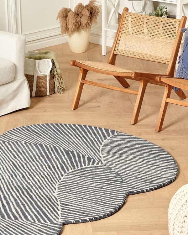 Tæppe Hvid og Grafitgrå uld bomuld 140 x 200 cm Oval Håndtuftet Lav luv Stribet