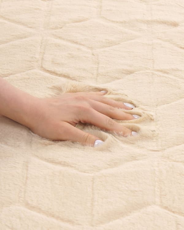 Teppe Beige Imitert kaninpels 80 x 150 cm Shaggy Moderne Stue Soverom Dekorativt