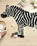 Miniatyrbillede 4 af 7: Børnetæppe i hvid og sort uld 100 x 160 cm med bomuldsbagside håndlavet til børneværelset med zebra-motiv