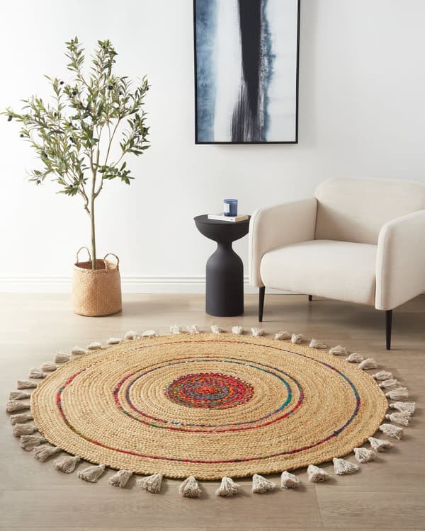 Matto beige 140 cm juutti puuvilla pyöreä käsinkudottu tupsut lattialämmitykselle boho