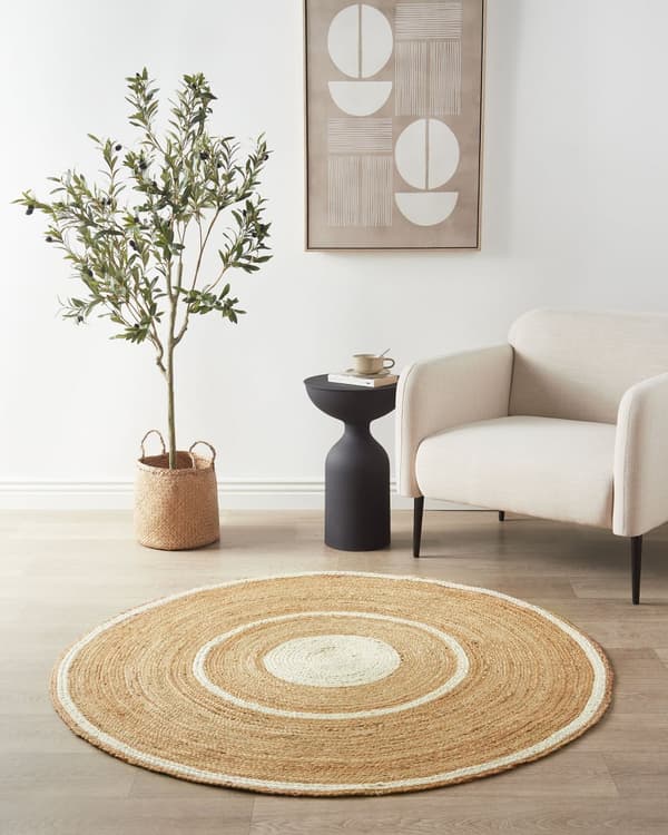 Teppe i beige og hvit jute ø 140 cm rundt håndvevd dekorativt teppe i boho-stil i gangen stue soverom