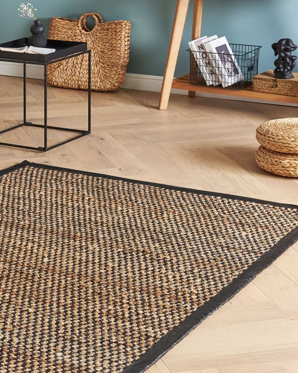 Teppe i svart og beige jute bomullsskinn 140 x 200 cm Rektangulært håndvevd teppe Rutete mønster Rustikk tradisjonell design