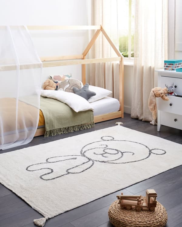 Teppe med bamsemønster i beige bomull 140 x 200 cm med lav luv og dusker til lekerommet for barn