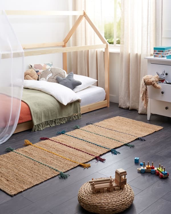 Gulvtæppe beige 70 x 200 cm jute stribet entre børneværelse værelse frynser håndlavet boho stil
