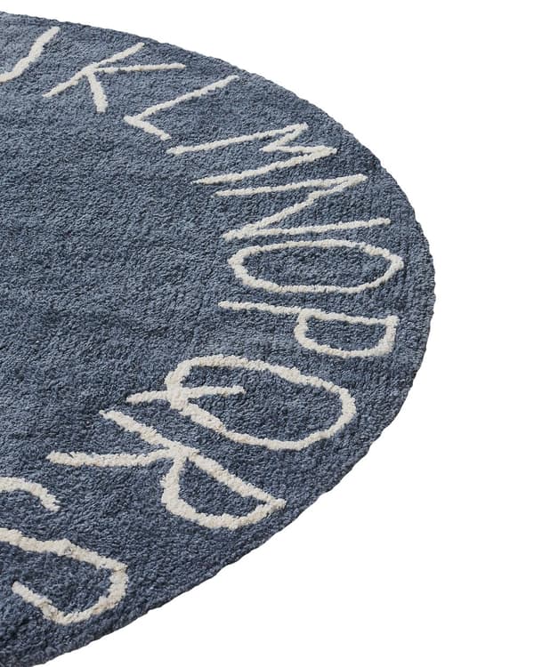 Blå teppe i bomull ø 120 cm rundt Håndlaget med alfabet i boho-stil Stue Barne- og barnerom