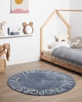 Miniatyrbilde 2 av 6: Blå teppe i bomull ø 120 cm rundt Håndlaget med alfabet i boho-stil Stue Barne- og barnerom