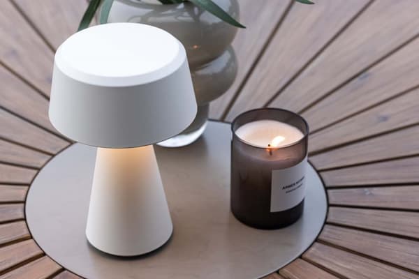 Statford bordlampe LED udendørs hvid.