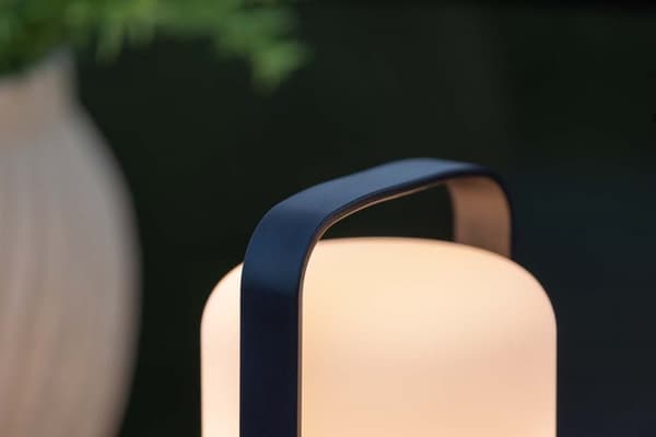Fern bordlampe LED udendørs sort.