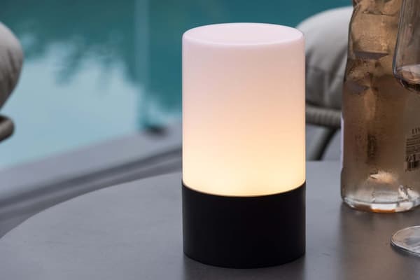 Tubu bordslampa LED utomhus svart.
