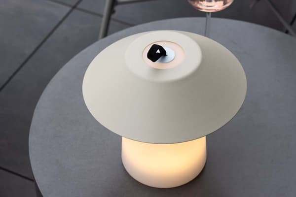 Rubu bordlampe LED utendørs beige.