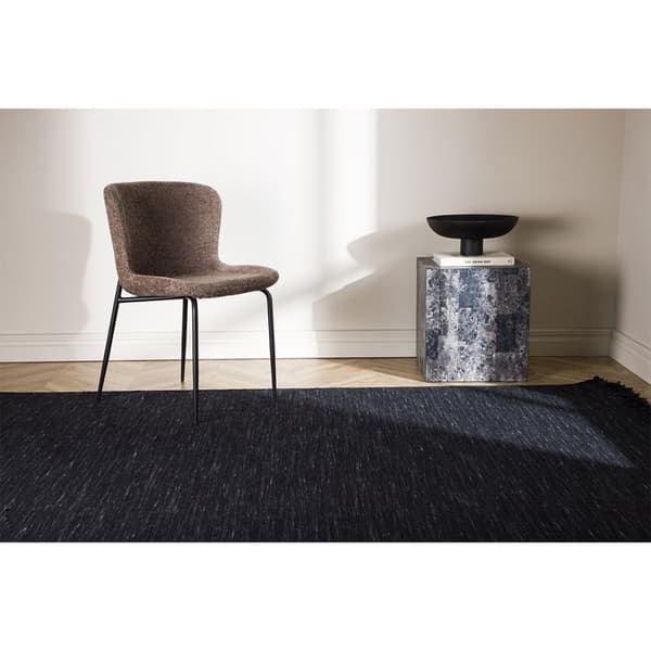 Elton teppe 230x162cm svart.