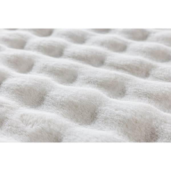 Novis teppe 160x230 cm hvit.
