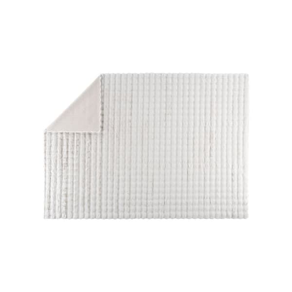 Novis teppe 160x230 cm hvit.