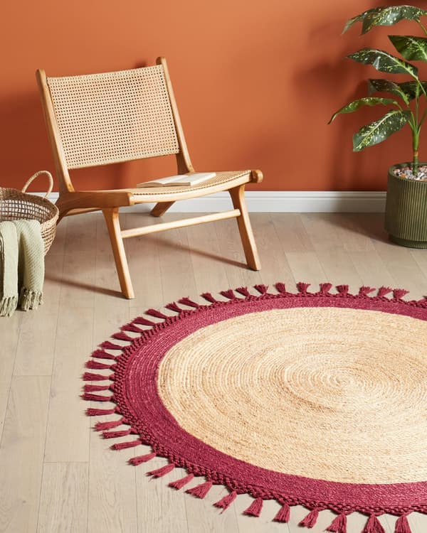 Gulvtæppe Beige Rød Jute ø 140 cm Rund Natur Tæppe Mønster Rustik Boho Stil Fladvævet Flettet til Stuen Entré Indretning Tilbehør