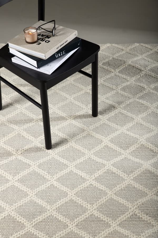Valira Offwhite Ullmatta