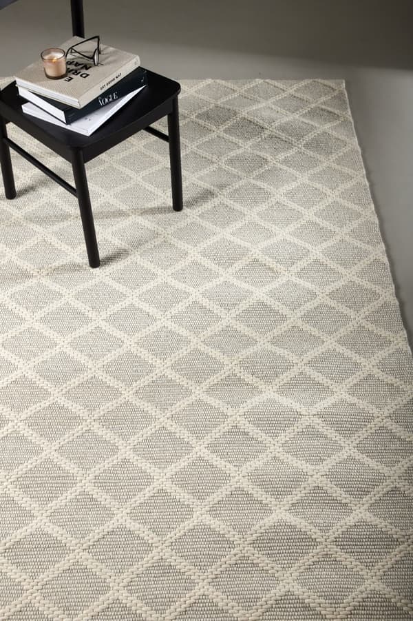 Valira Offwhite Ullmatta