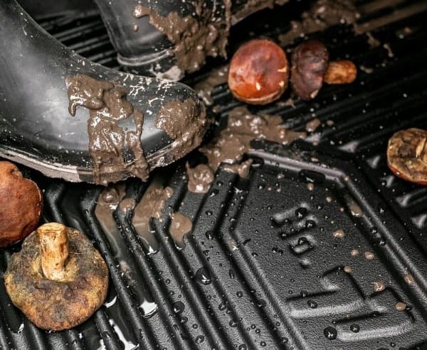 GUMMIMATTOR TOYOTA YARIS 2 2005-2011 TRÅG 77