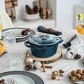 Miniatyrbild 2 av 4: STAUB - Gjutjärn Rund Cocotte, 24 cm, Blue La Mer