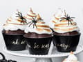 Pikkukuva 2 / 2: Mustat muffinssivuoret kultakirjaimin
