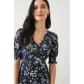 Miniatyrbillede 2 af 2: Dorothy Perkins Dame/kvinder Ditsy Print med rynkede manchetter i Petite Midi-kjole