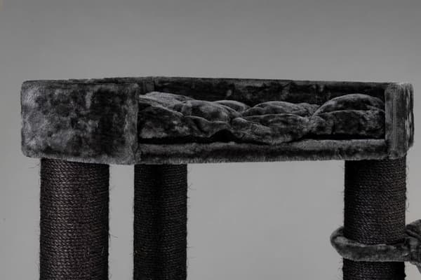 Corner Coon Blackline Mørkegrå – 151cm 47kg 12cm Ø pæle – Total størrelse 151x60x56cm – Kradsetræ til Store Katte – Produkt i Høj Kvalitet fra RHRQual