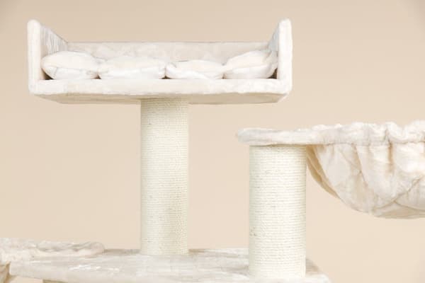 Cat Relax Beige Yhdeksän 12 cm paksuisen sisalpylvään, 50 cm korkean luonnonsisalista valmistetun raapimisputken, valtavan 60 cm