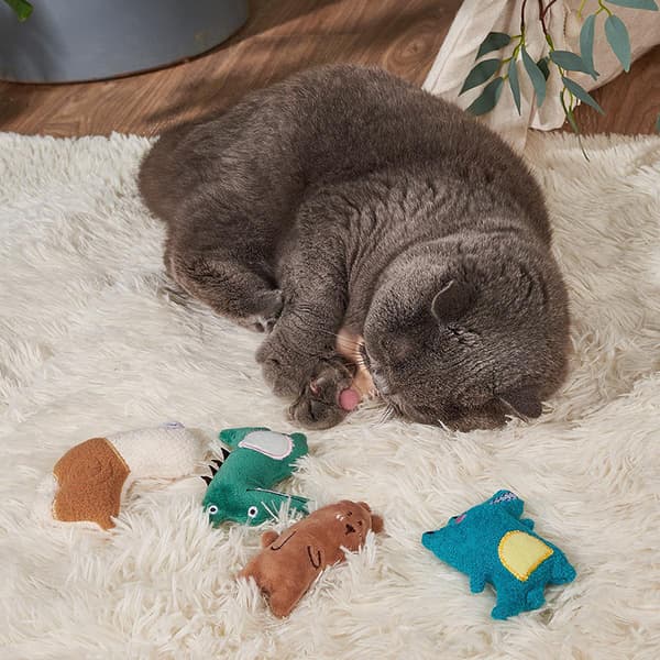 Plysch Banana Catnip Toy för katter